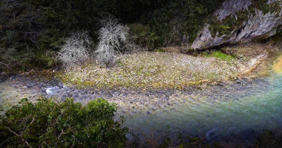 Il fiume Corno all'imbocca della gola di Biselli